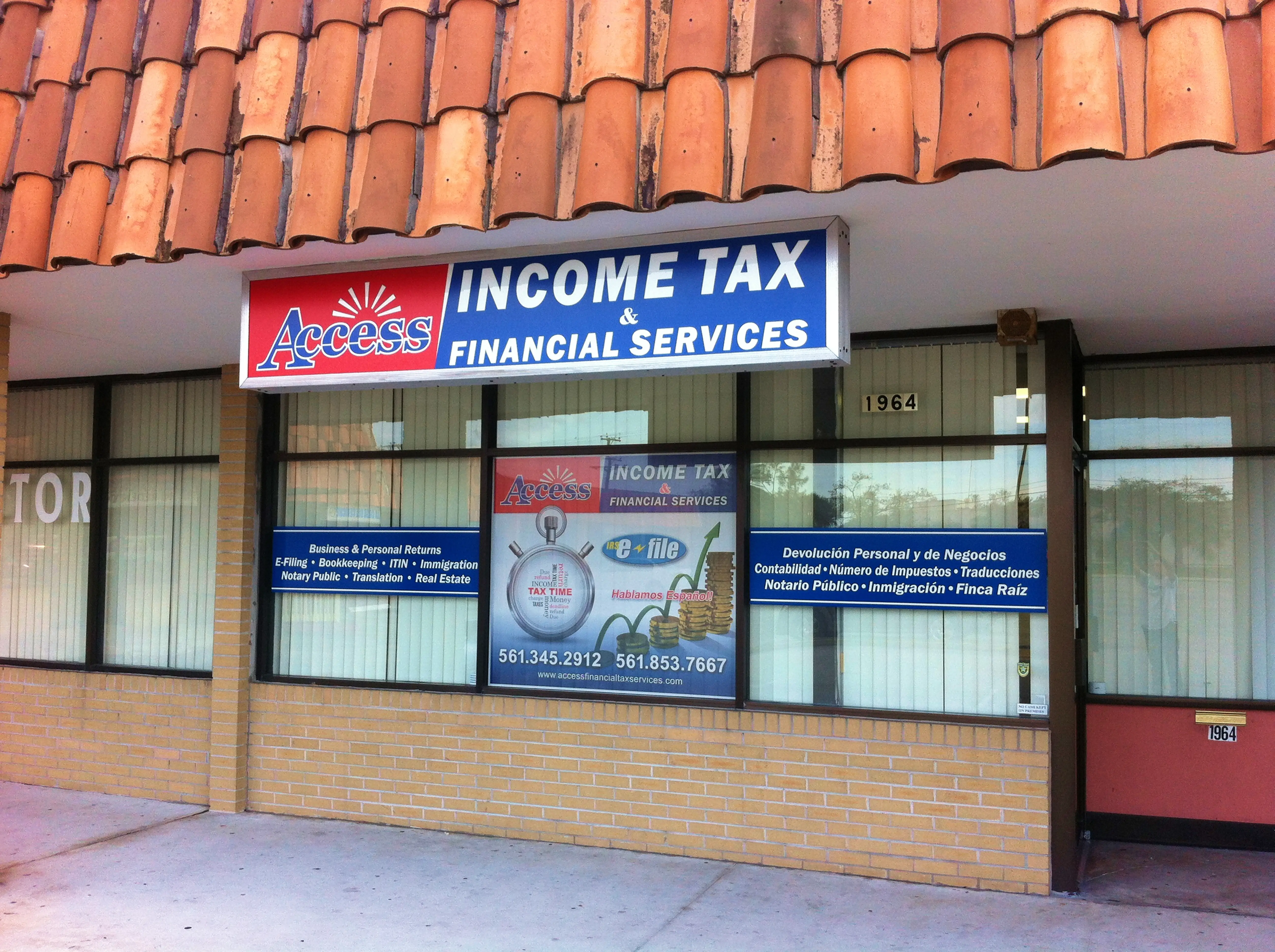 Custom storefront window graphics and signs for retail businesses